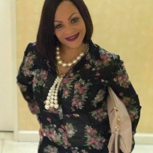 Meet your Posher, Tiffany - Picture 5 of 8